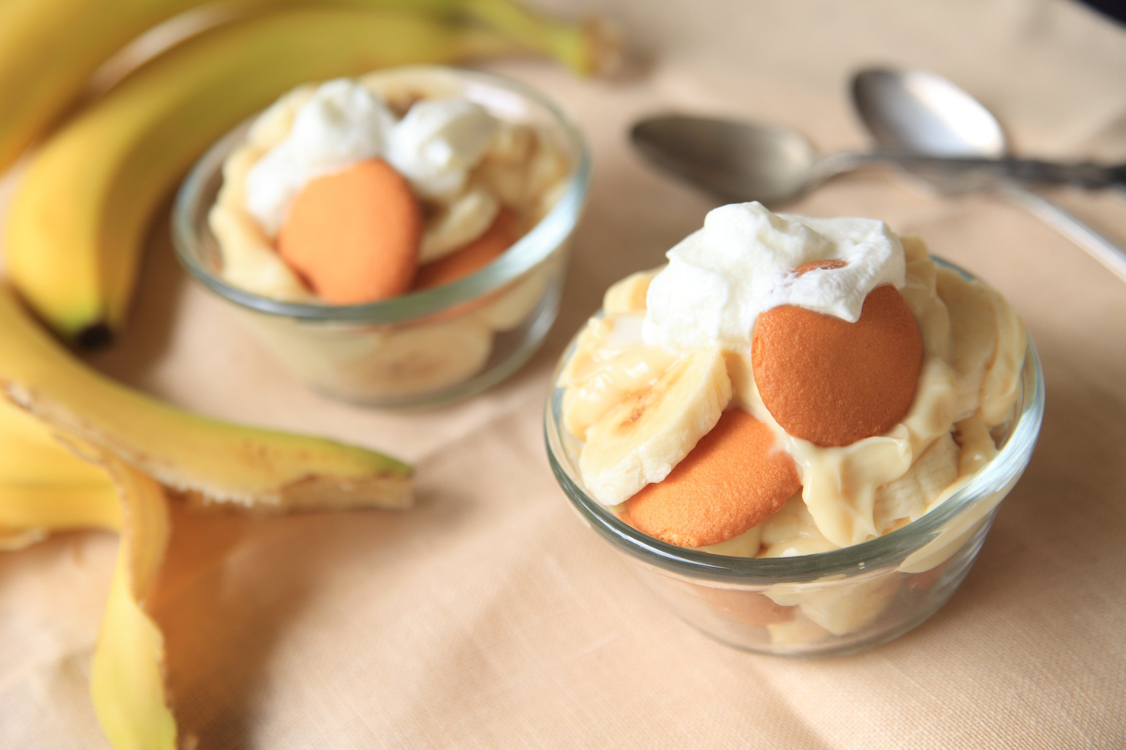 Small banana puddings